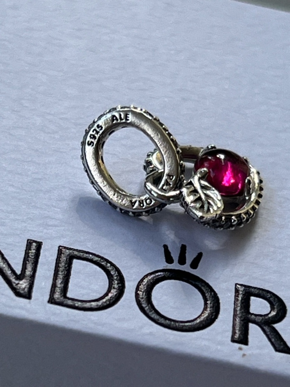 Pandora Snow White Apple Pendant - Picture 6 of 6